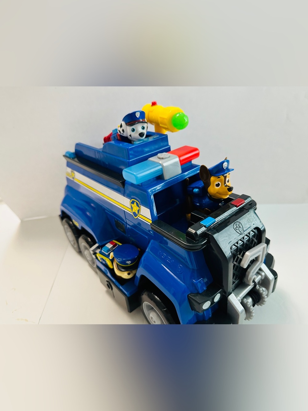 PAW Patrol toy bundle. Chase Ultimate Cruiser and extra accessories. - Picture 14 of 16
